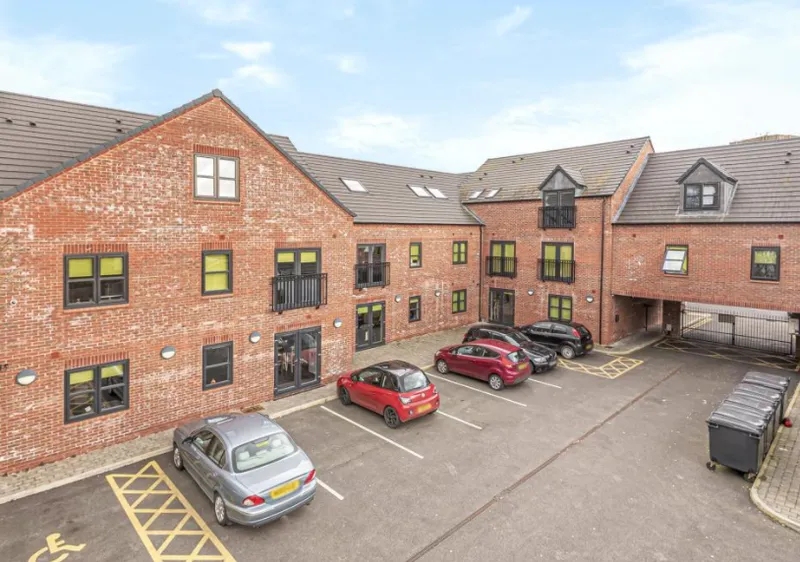 Modern 2 Bed 2 Bath Apartment // 2026/7 - Image 10